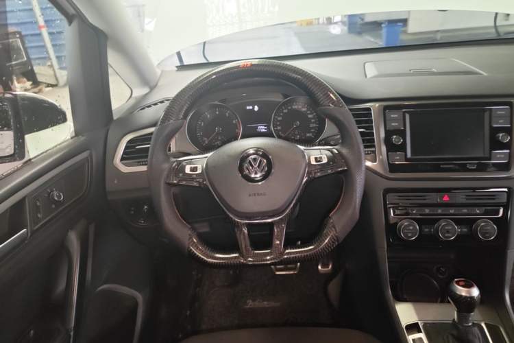 Used Volkswagen Golf Sportsvan 2016 1.6L Automatic Comfort Model Steering Wheel