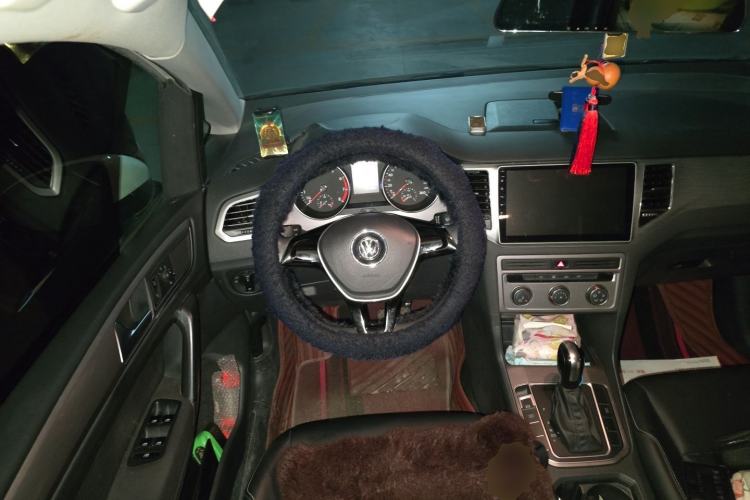 Used Volkswagen Golf Sportsvan 2016 1.6L Automatic Comfort Model Steering Wheel