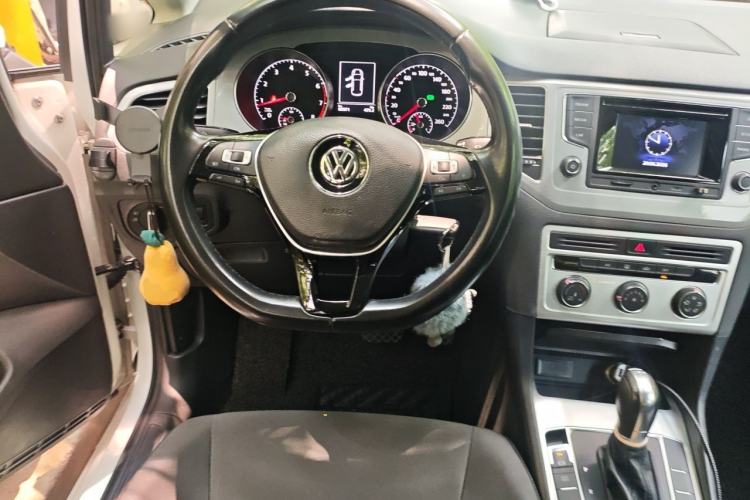 Used Volkswagen Golf Sportsvan 2016 230TSI Automatic Trend Edition Steering Wheel