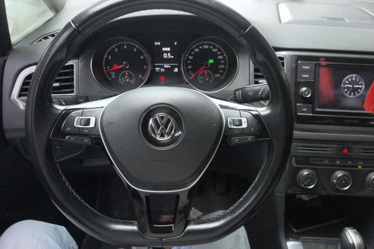 Used Volkswagen Golf Sportsvan 2016 230TSI Automatic Trend Edition Steering Wheel