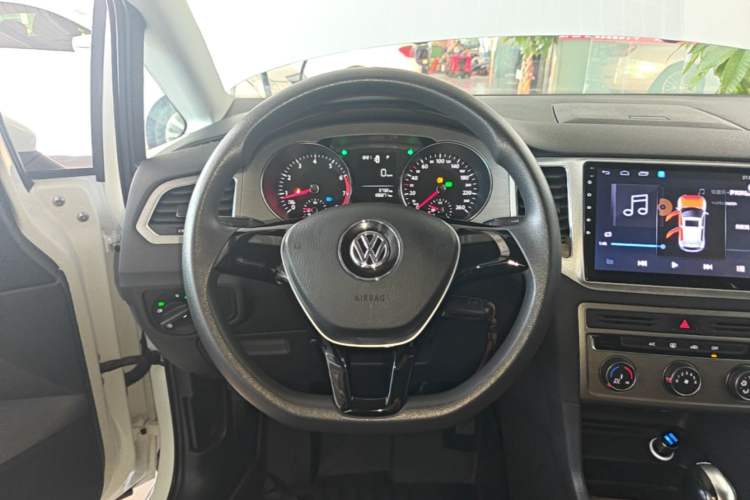 Used Volkswagen Golf Sportsvan 2016 1.6L Automatic Comfort Model Steering Wheel