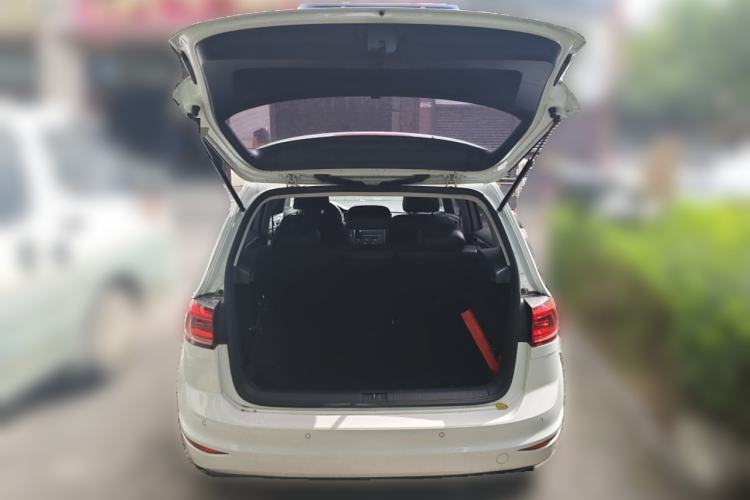 Used Volkswagen Golf Sportsvan 2016 1.6L Automatic Comfort Model Trunk