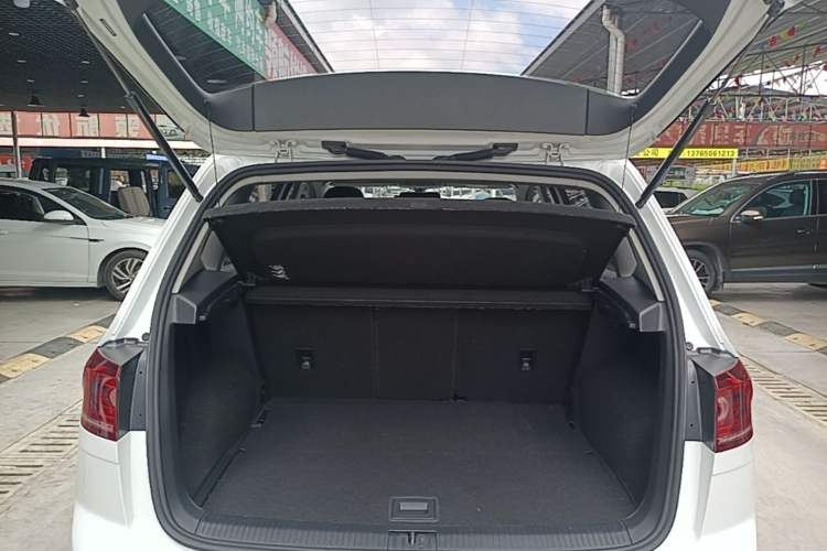 Used Volkswagen Golf Sportsvan 2016 230TSI Automatic Trend Edition Trunk