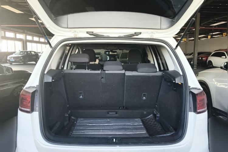 Used Volkswagen Golf Sportsvan 2016 230TSI Automatic Trend Edition Trunk