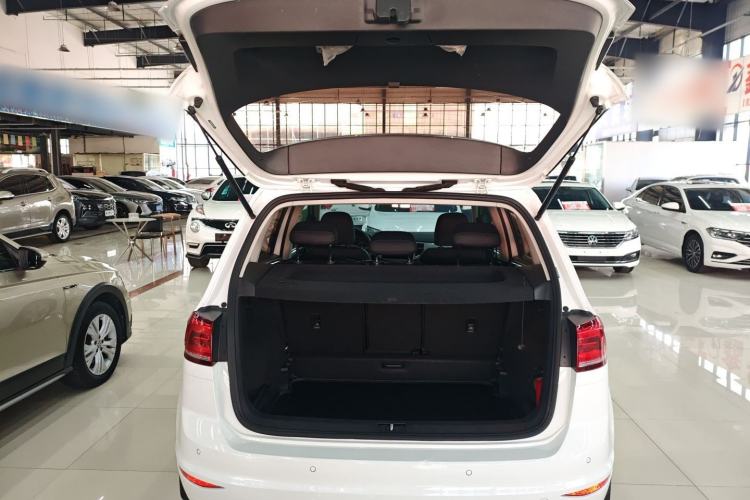 Used Volkswagen Golf Sportsvan 2016 1.6L Automatic Comfort Model Trunk