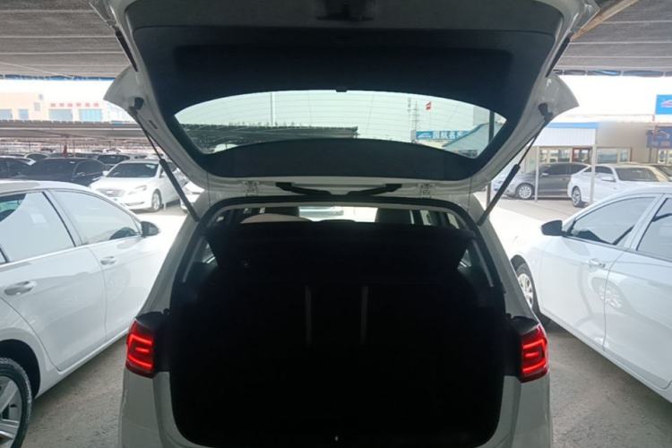 Used Volkswagen Golf Sportsvan 2016 230TSI Automatic Trend Edition Trunk
