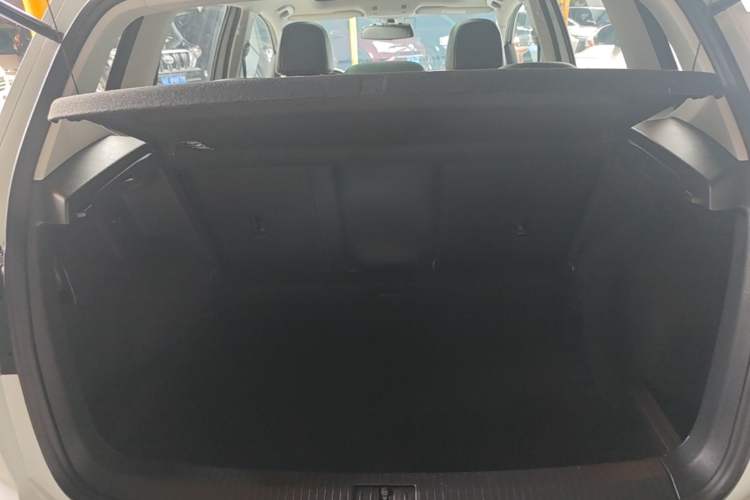 Used Volkswagen Golf Sportsvan 2016 230TSI Automatic Trend Edition Trunk
