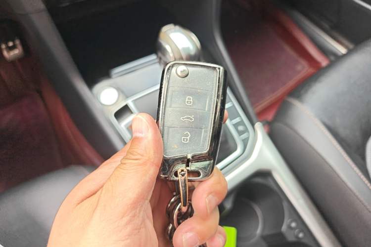 Used Volkswagen Golf Sportsvan 2016 230TSI Automatic Luxury Version Vehicle Key