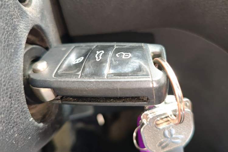 Used Volkswagen Golf Sportsvan 2016 1.6L Automatic Comfort Model Vehicle Key