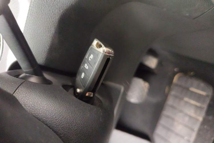 Used Volkswagen Golf Sportsvan 2016 230TSI Automatic Trend Edition Vehicle Key