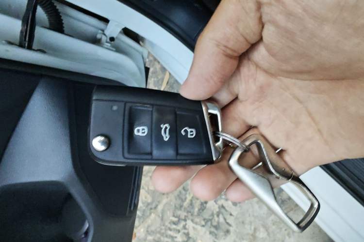 Used Volkswagen Golf Sportsvan 2016 230TSI Automatic Luxury Version Vehicle Key