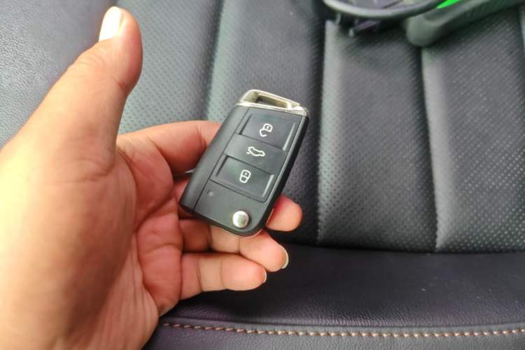 Used Volkswagen Golf Sportsvan 2016 280TSI Automatic Luxury Model Vehicle Key