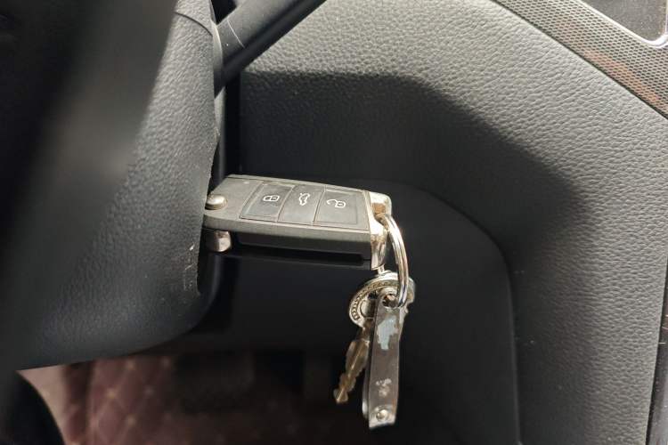 Used Volkswagen Golf Sportsvan 2016 230TSI Automatic Trend Edition Vehicle Key