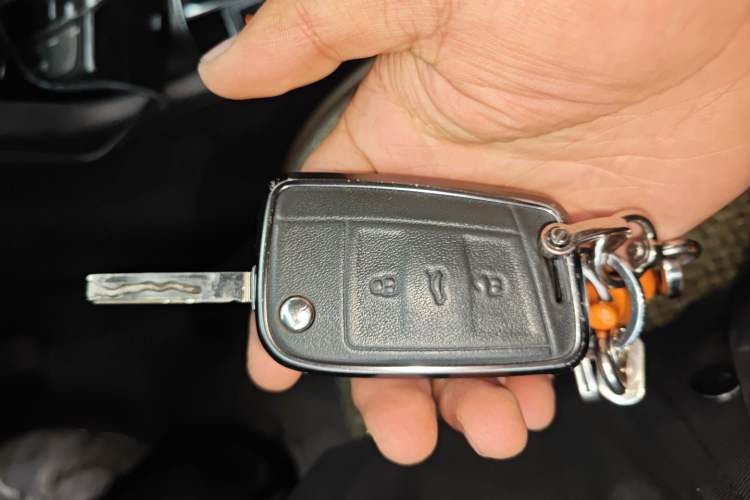 Used Volkswagen Golf Sportsvan 2016 1.6L Automatic Comfort Model Vehicle Key