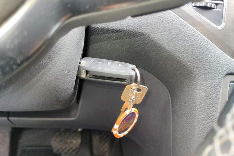 Used Volkswagen Golf Sportsvan 2016 1.6L Automatic Comfort Model Vehicle Key
