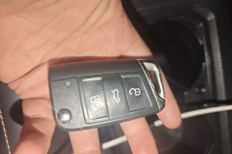Used Volkswagen Golf Sportsvan 2016 280TSI Automatic Luxury Model Vehicle Key