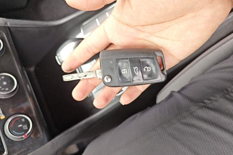 Used Volkswagen Golf Sportsvan 2016 230TSI Automatic Trend Edition Vehicle Key