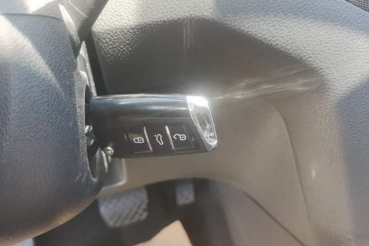 Used Volkswagen Golf Sportsvan 2016 230TSI Automatic Trend Edition Vehicle Key