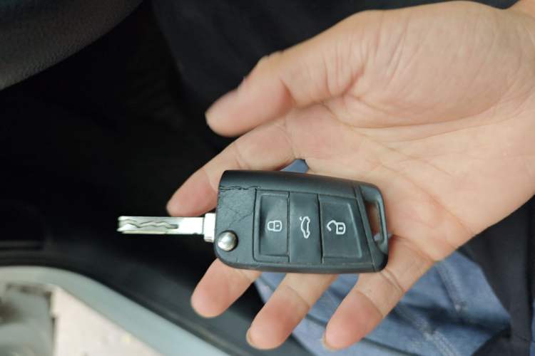 Used Volkswagen Golf Sportsvan 2016 1.6L Automatic Comfort Model Vehicle Key