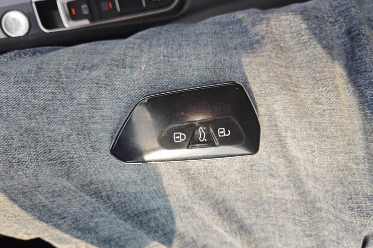 Used Volkswagen Golf Sportsvan 2016 280TSI Automatic Luxury Model Vehicle Key