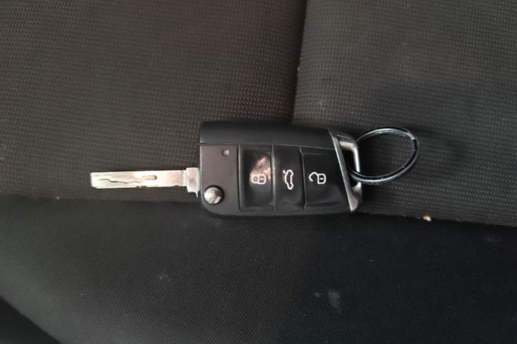 Used Volkswagen Golf Sportsvan 2016 1.6L Automatic Comfort Model Vehicle Key