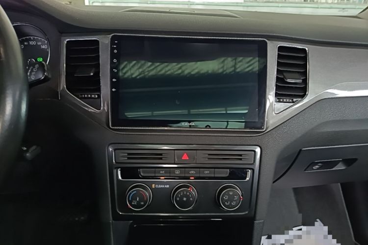 Used Volkswagen Golf Sportsvan 2016 230TSI Automatic Trend Edition Audio And AC Panel