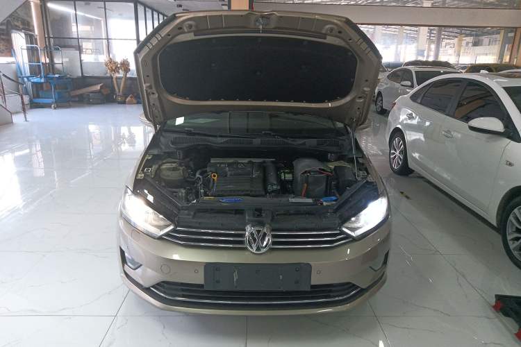 Used Volkswagen Golf Sportsvan 2016 280TSI Automatic Flagship Model Engine Bay