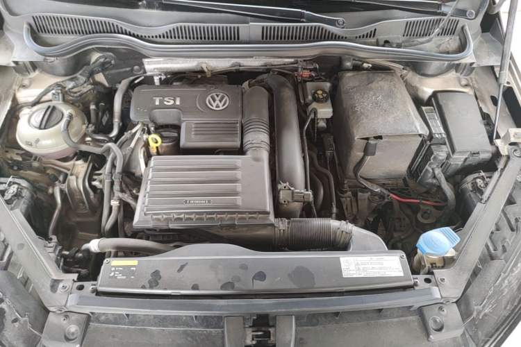 Used Volkswagen Golf Sportsvan 2016 230TSI Automatic Trend Edition Engine Bay