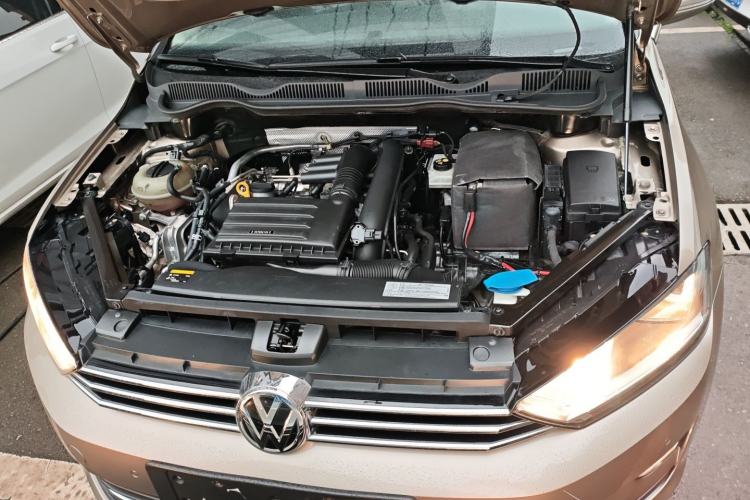 Used Volkswagen Golf Sportsvan 2016 230TSI Automatic Luxury Version Engine Bay