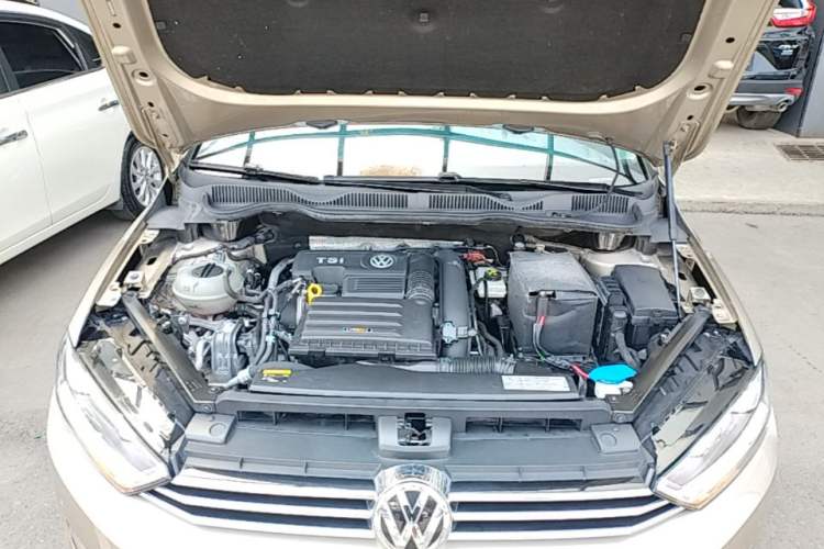 Used Volkswagen Golf Sportsvan 2016 280TSI Automatic Luxury Model Engine Bay