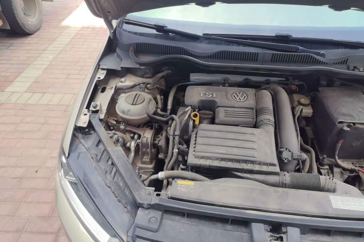 Used Volkswagen Golf Sportsvan 2016 230TSI Automatic Trend Edition Engine Bay Right