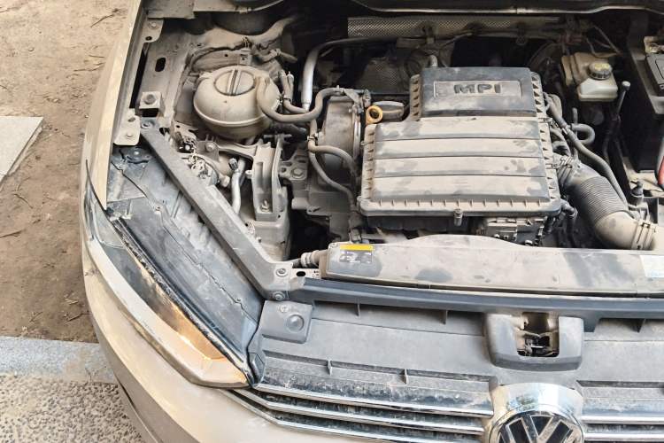 Used Volkswagen Golf Sportsvan 2016 1.6L Automatic Comfort Model Engine Bay Right