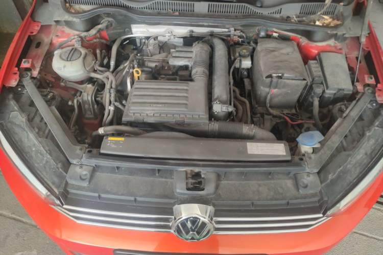 Used Volkswagen Golf Sportsvan 2016 230TSI Automatic Trend Edition Engine Bay