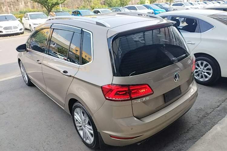 Used Volkswagen Golf Sportsvan 2016 280TSI Automatic Luxury Model Exterior 2
