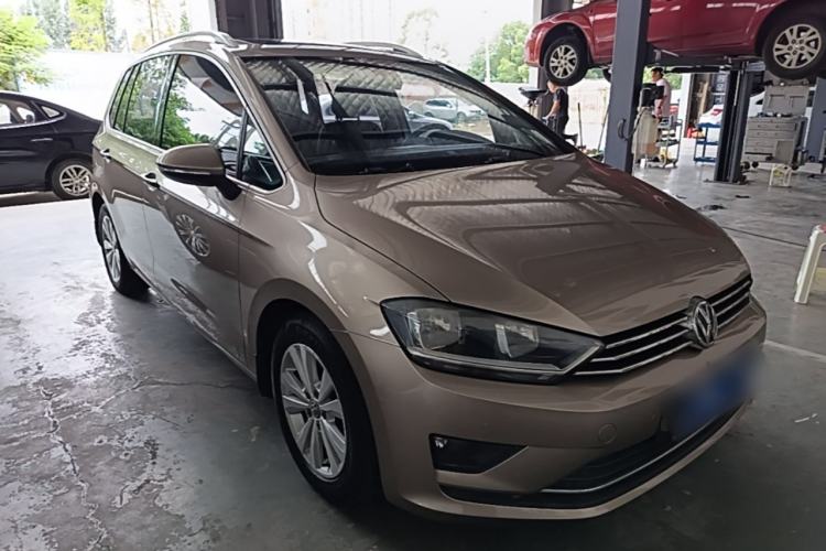 Used Volkswagen Golf Sportsvan 2016 230TSI Automatic Trend Edition Front Right 45 Deg