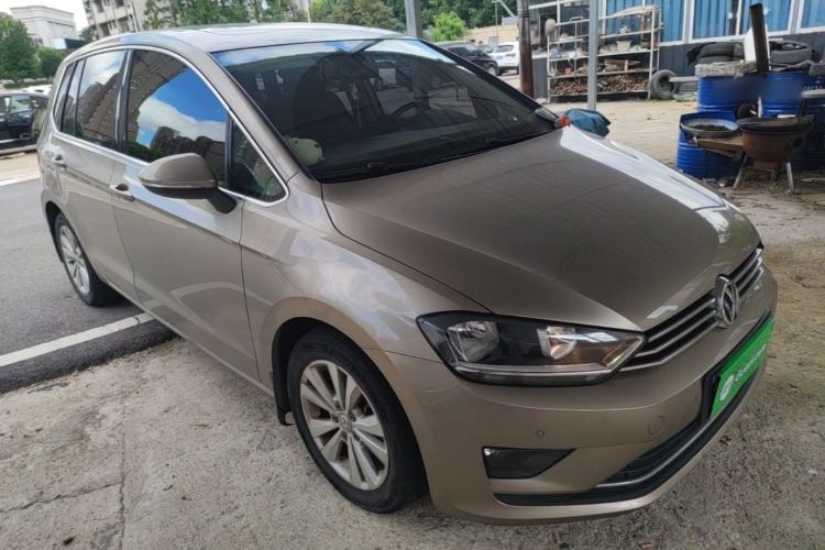 Used Volkswagen Golf Sportsvan 2016 230TSI Automatic Trend Edition Front Right 45 Deg