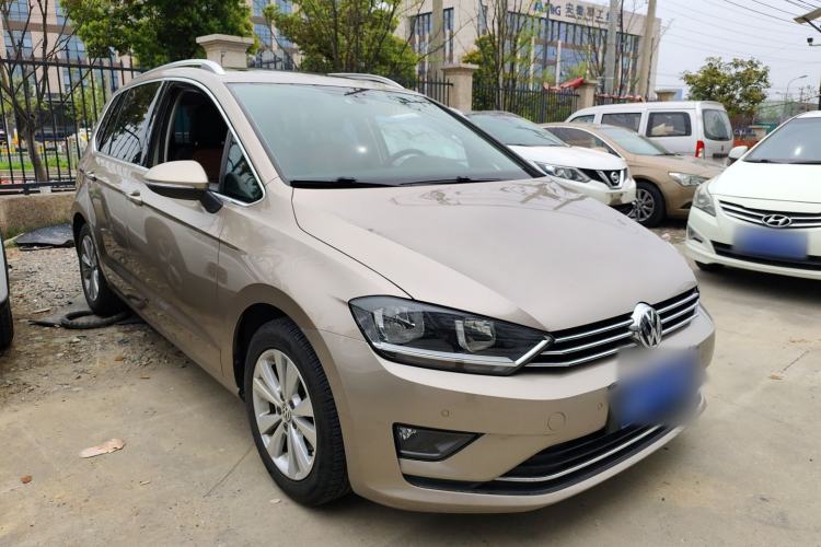 Used Volkswagen Golf Sportsvan 2016 230TSI Automatic Trend Edition Front Right 45 Deg