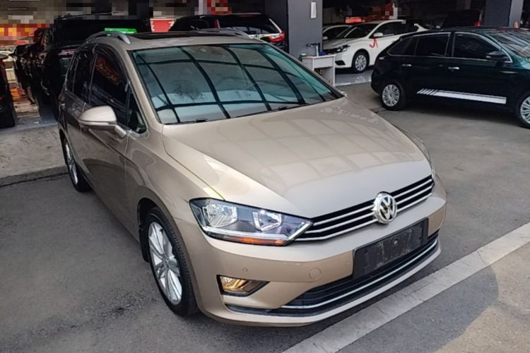 Used Volkswagen Golf Sportsvan 2016 280TSI Automatic Luxury Model Front Right 45 Deg