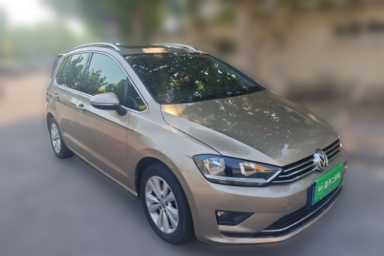 Used Volkswagen Golf Sportsvan 2016 230TSI Automatic Trend Edition Front Right 45 Deg