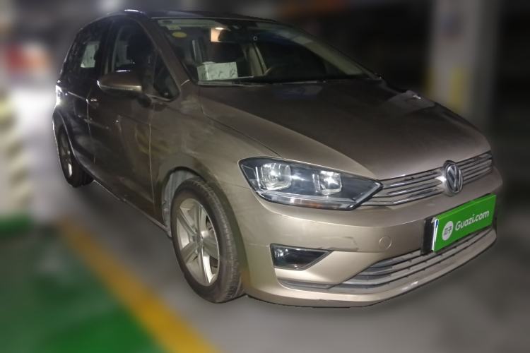 Used Volkswagen Golf Sportsvan 2016 1.6L Manual Comfort Model Front Right 45 Deg