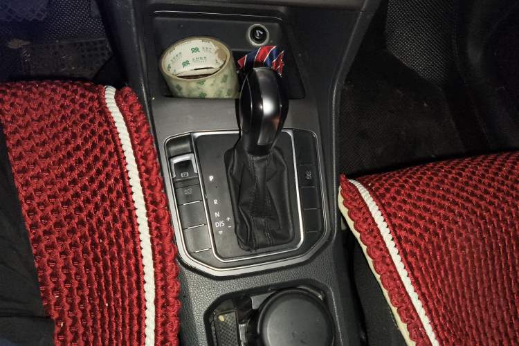 Used Volkswagen Golf Sportsvan 2016 1.6L Automatic Comfort Model Gear Lever