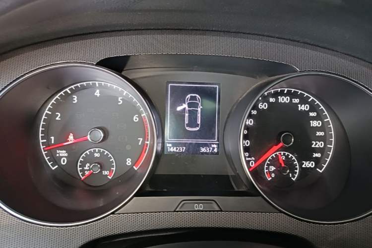 Used Volkswagen Golf Sportsvan 2016 230TSI Automatic Trend Edition Instrument Cluster