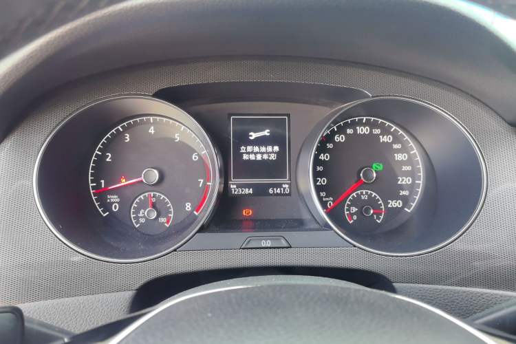 Used Volkswagen Golf Sportsvan 2016 230TSI Automatic Trend Edition Instrument Cluster