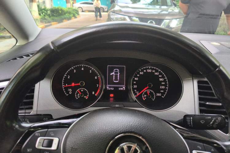 Used Volkswagen Golf Sportsvan 2016 230TSI Automatic Trend Edition Instrument Cluster