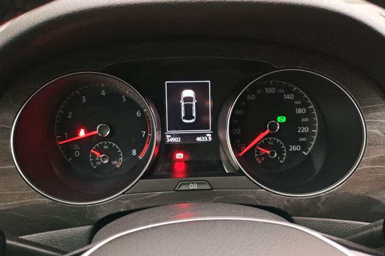 Used Volkswagen Golf Sportsvan 2016 230TSI Automatic Luxury Version Instrument Cluster