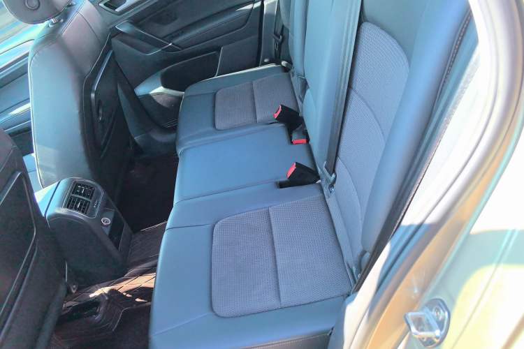 Used Volkswagen Golf Sportsvan 2016 230TSI Automatic Trend Edition Interior 1