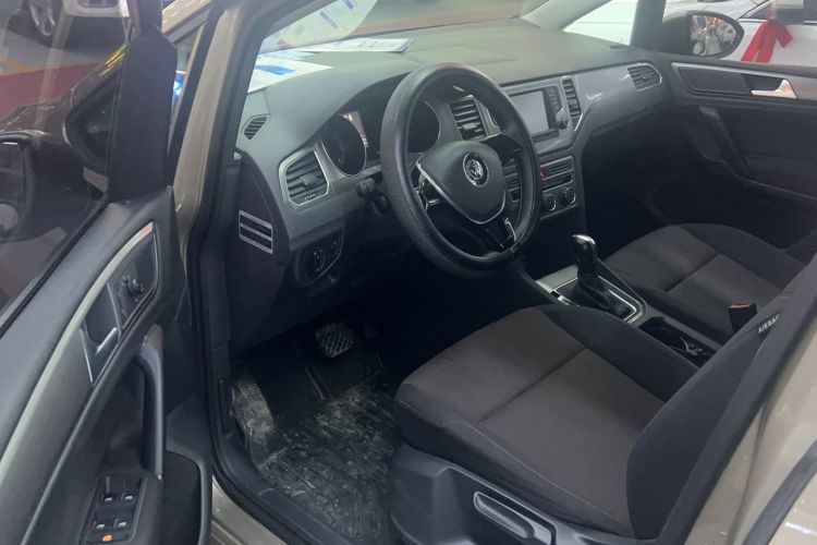Used Volkswagen Golf Sportsvan 2016 1.6L Automatic Comfort Model Interior 1