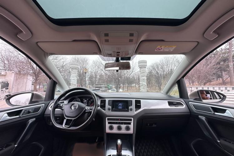Used Volkswagen Golf Sportsvan 2016 230TSI Automatic Trend Edition Interior 3