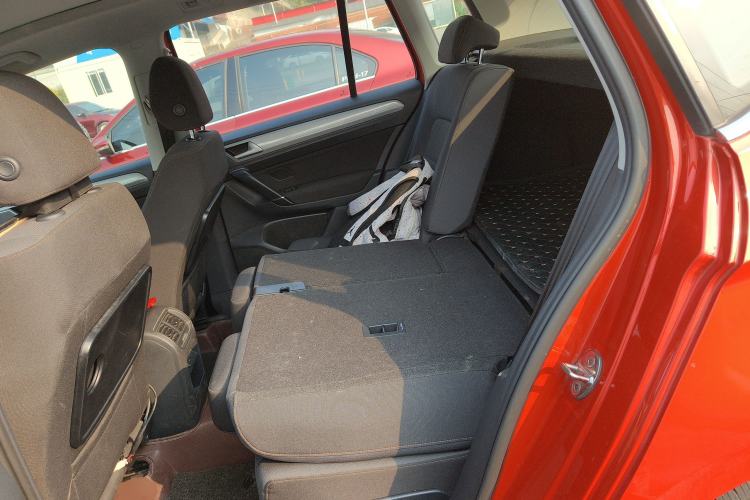 Used Volkswagen Golf Sportsvan 2016 230TSI Automatic Trend Edition Interior 4