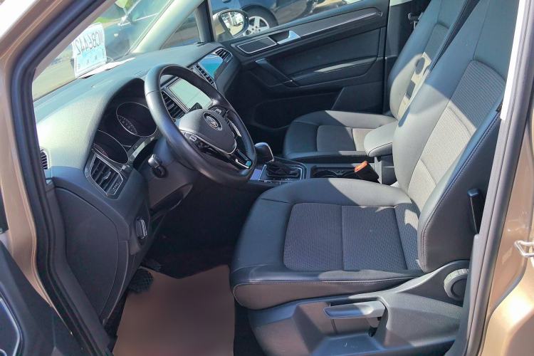 Used Volkswagen Golf Sportsvan 2016 230TSI Automatic Trend Edition Interior 6